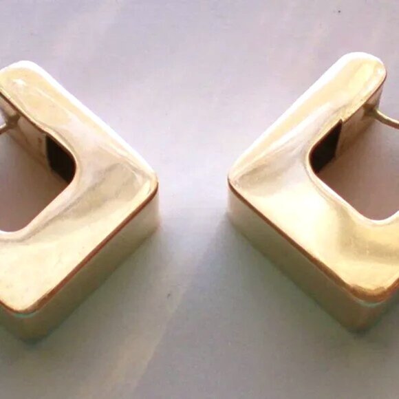 LARGE Vintage European Italy Solid 14K Yellow Gold Omega Back Earrings 10.3 g. - Picture 2 of 3